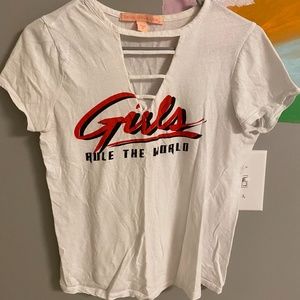 🌼Rebellious. One Girls Rule the World. Top